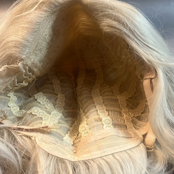 NEW Blonde Curly Full Cap Wig - Picture 6 of 8